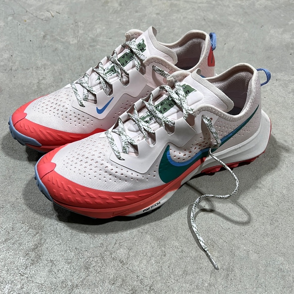 Nike Air Zoom Terra Kiger 7, Women’s Size 8.5
